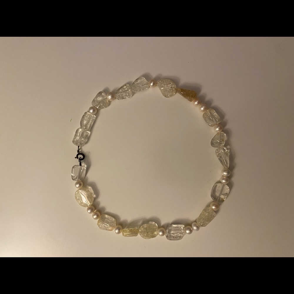 Yellow/Gold choker necklace